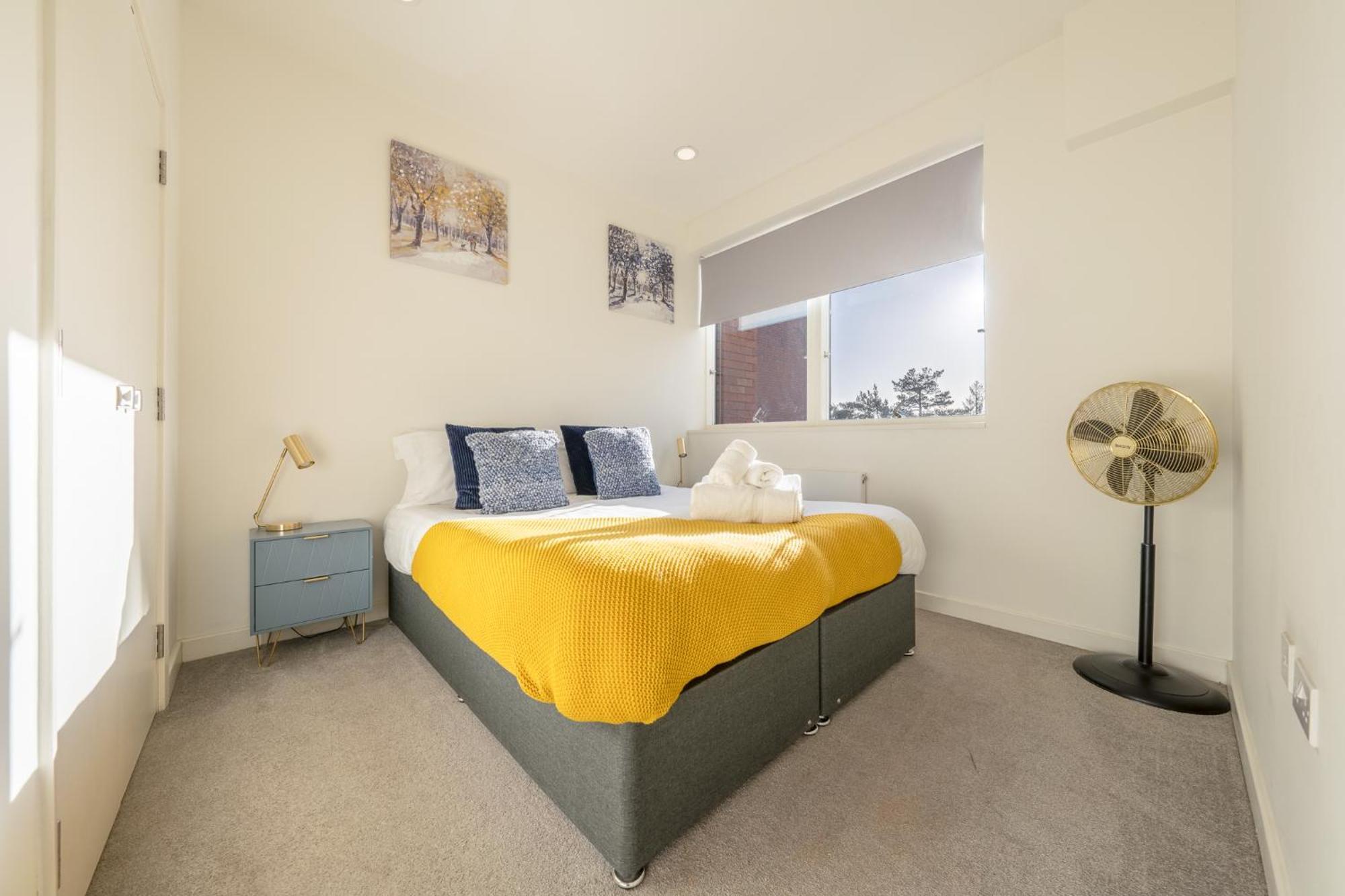 Luxury 1 Bedroom Serviced Apartment With Roof Terrace & Gym Stevenage Exterior foto