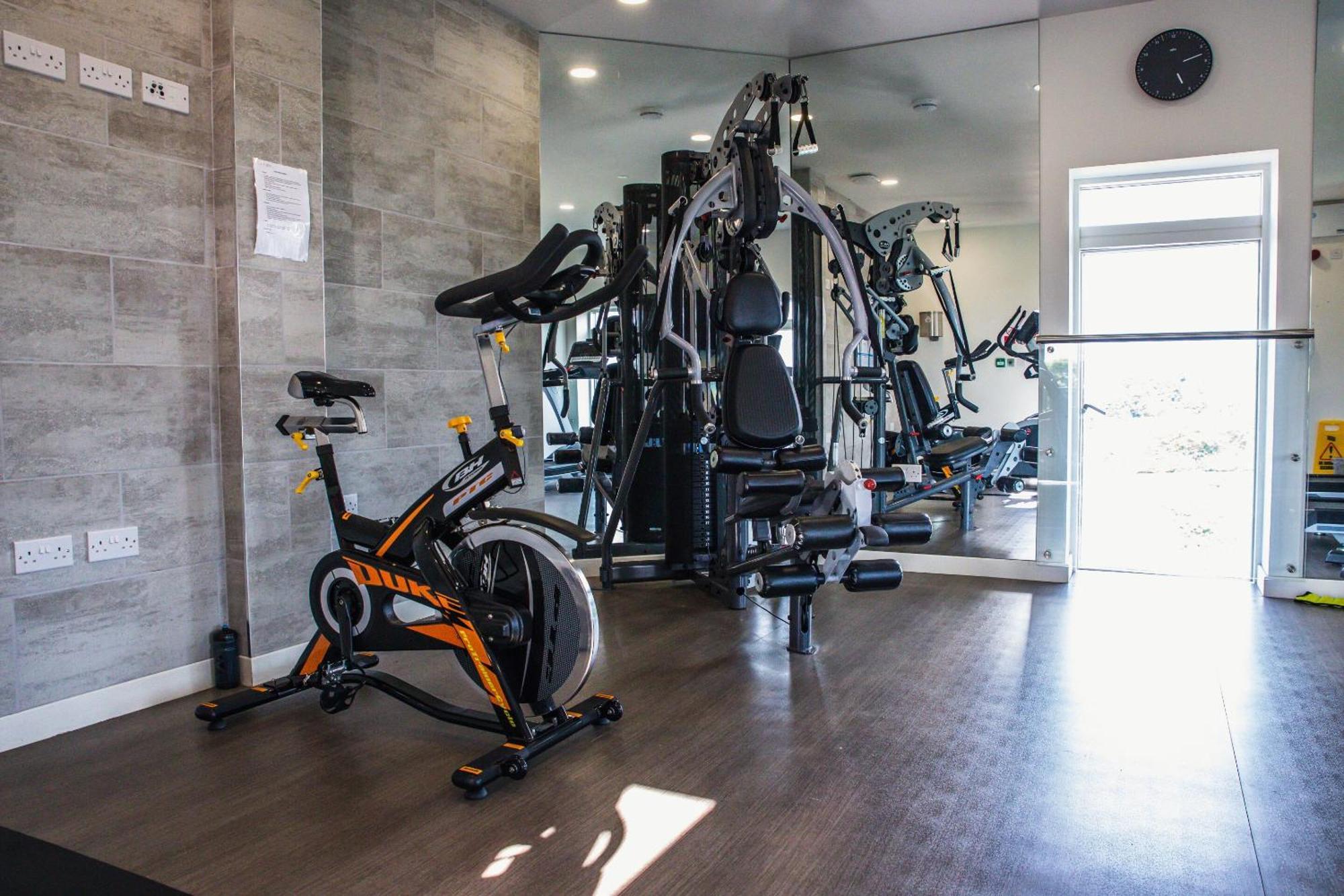 Luxury 1 Bedroom Serviced Apartment With Roof Terrace & Gym Stevenage Exterior foto