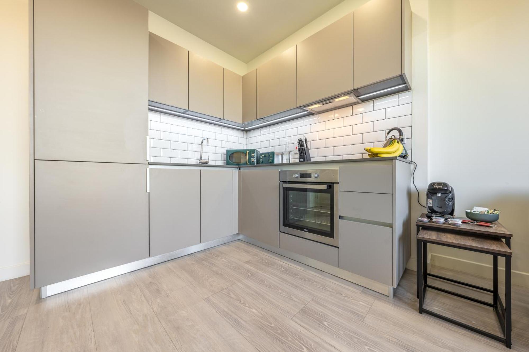 Luxury 1 Bedroom Serviced Apartment With Roof Terrace & Gym Stevenage Exterior foto