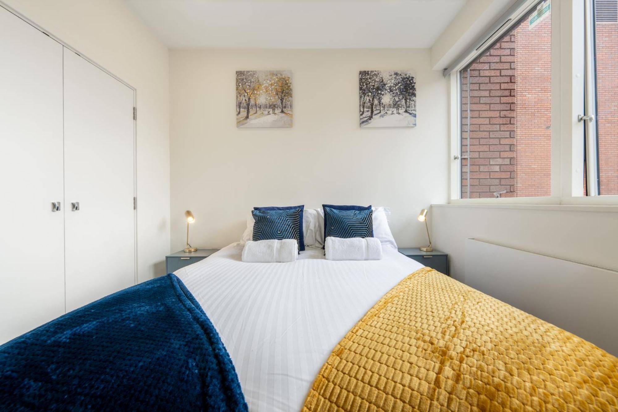 Luxury 1 Bedroom Serviced Apartment With Roof Terrace & Gym Stevenage Exterior foto