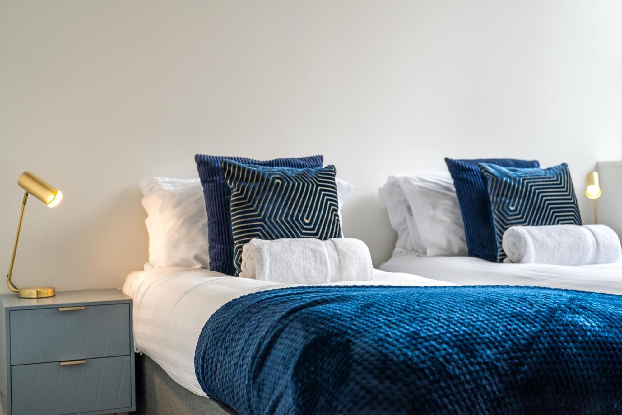 Luxury 1 Bedroom Serviced Apartment With Roof Terrace & Gym Stevenage Exterior foto