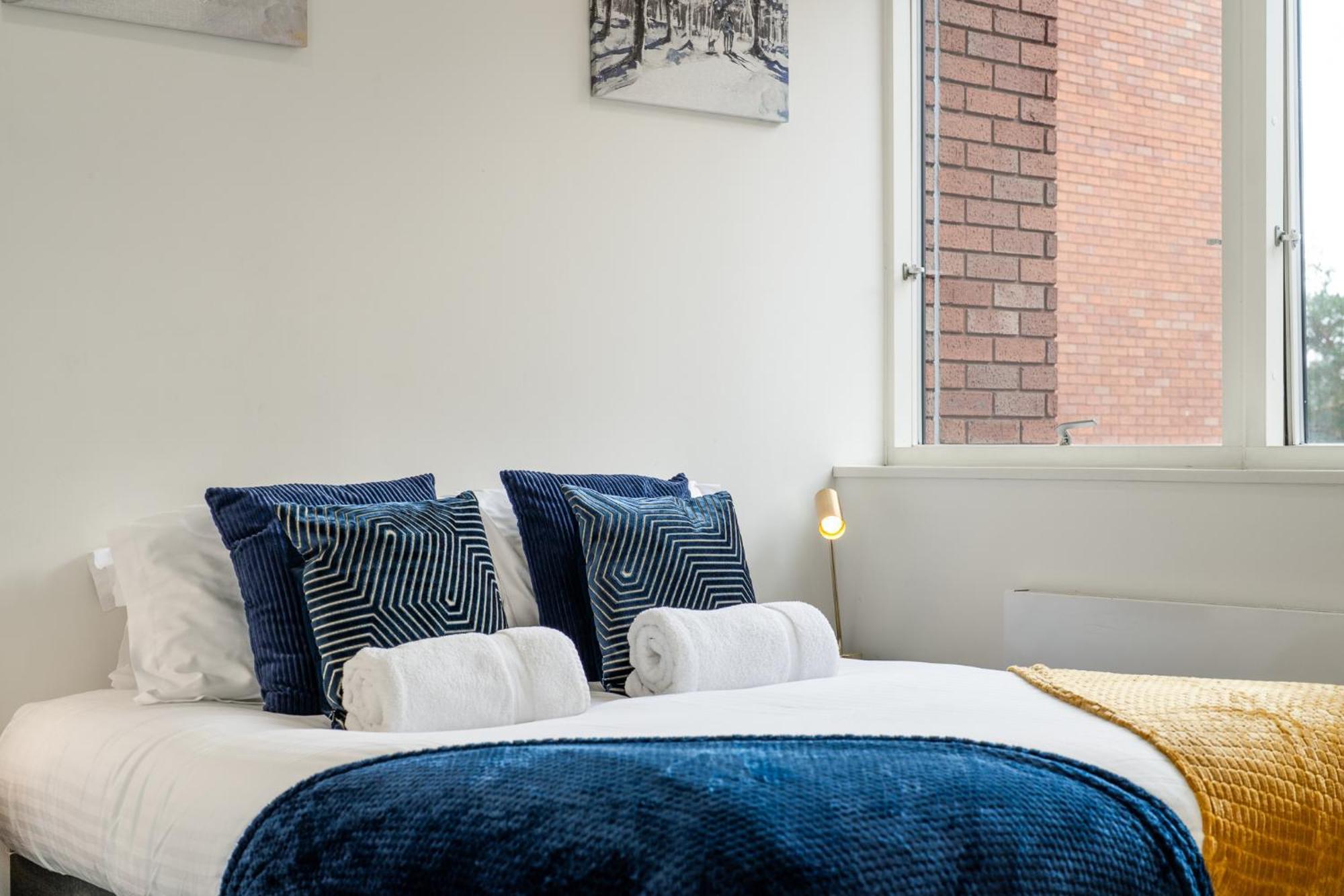 Luxury 1 Bedroom Serviced Apartment With Roof Terrace & Gym Stevenage Exterior foto