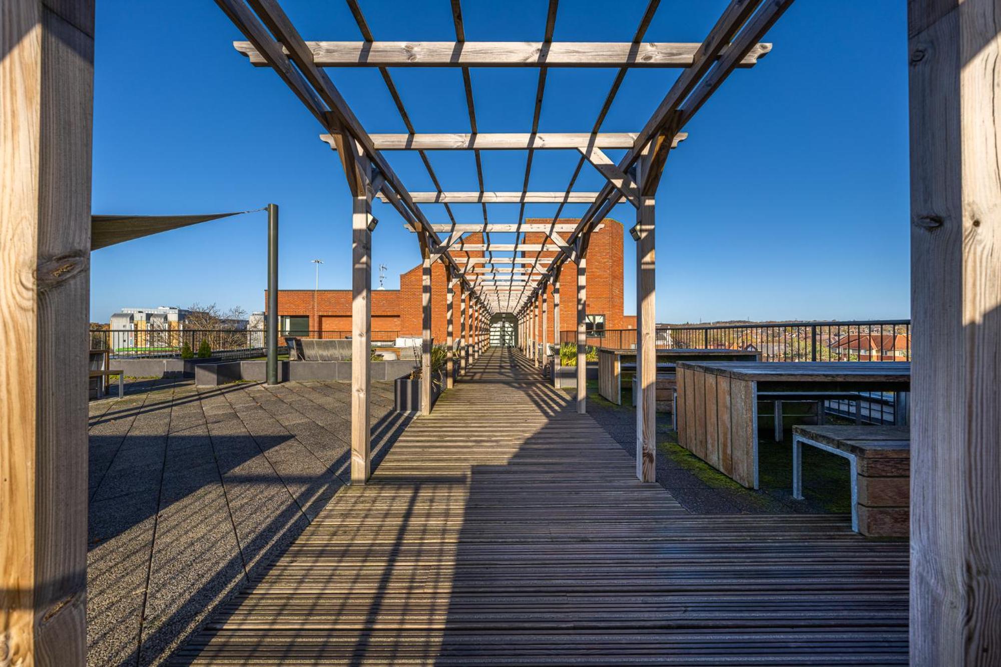 Luxury 1 Bedroom Serviced Apartment With Roof Terrace & Gym Stevenage Exterior foto