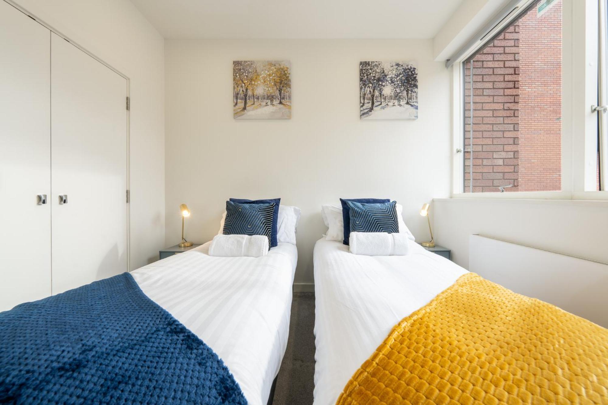 Luxury 1 Bedroom Serviced Apartment With Roof Terrace & Gym Stevenage Exterior foto